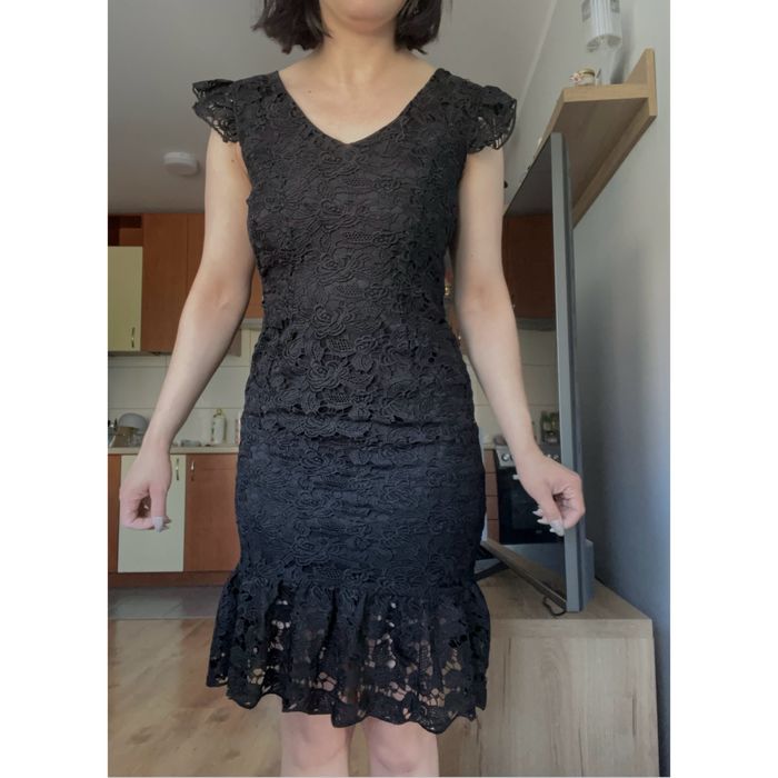 Reserved sukienka czarna koronka pogrzeb klasyczna elegancka