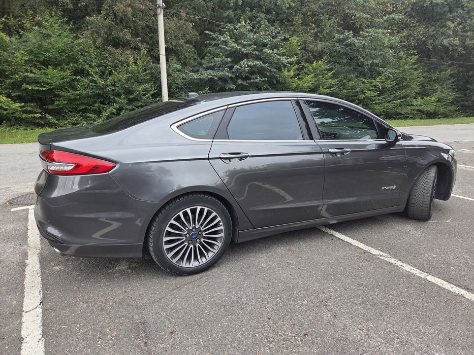 Ford Fusion Hibrid Titanium