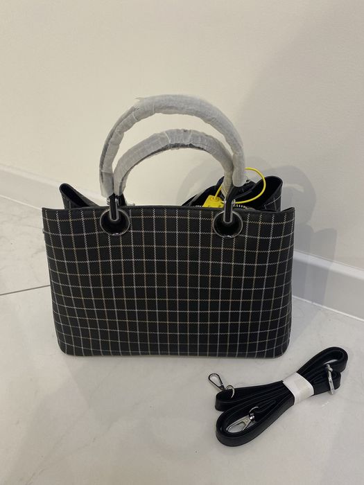 Жіноча сумка в клітинку-нова, зі змінним ремінцем