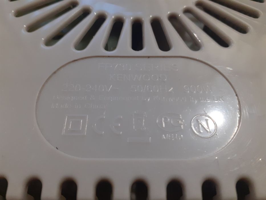 Кухонний комбаїн КENWOOD FP730 потужність 900 Ват.