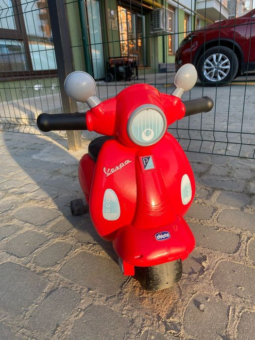 Дитячий толокар,скутер, велобіг chicco