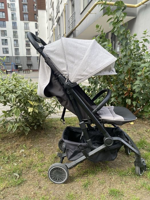 прогулянкова коляска Espiro Axel сіра легка дитяча