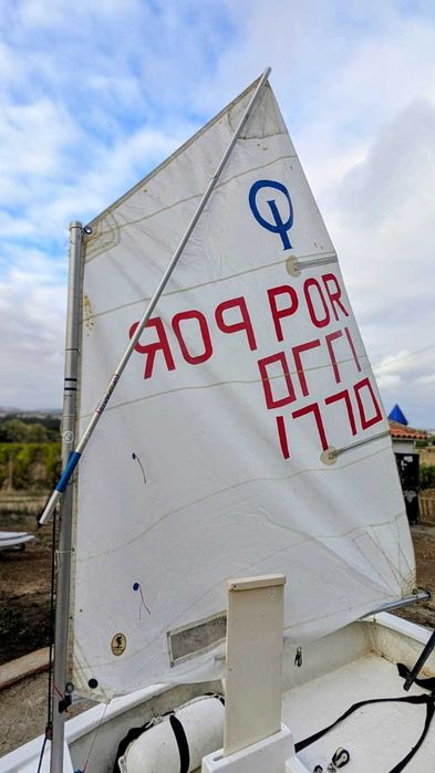 Barco à vela - Optimist em Fibra de vidro - Usado