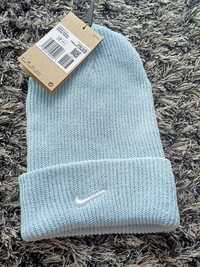 Зимова шапка від фірми Nike