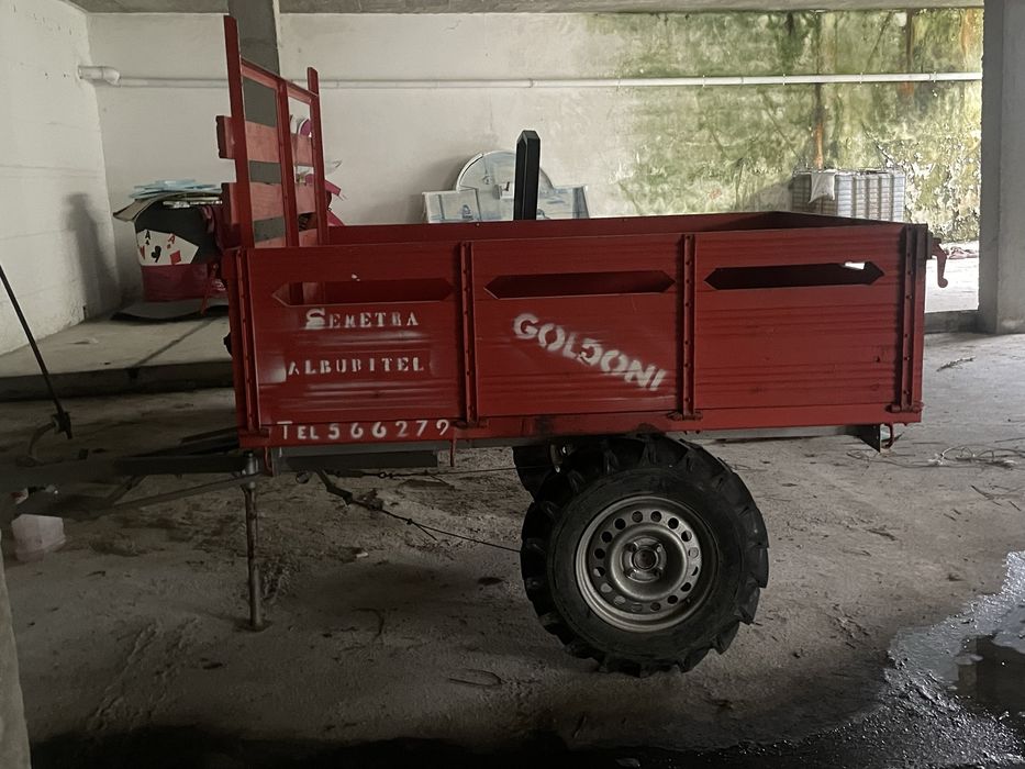 Reboque agricula goldoni para trator pequeno
