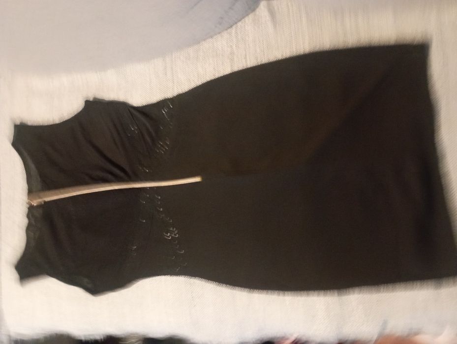 Elegancka sukienka z kołnierzykiem 36