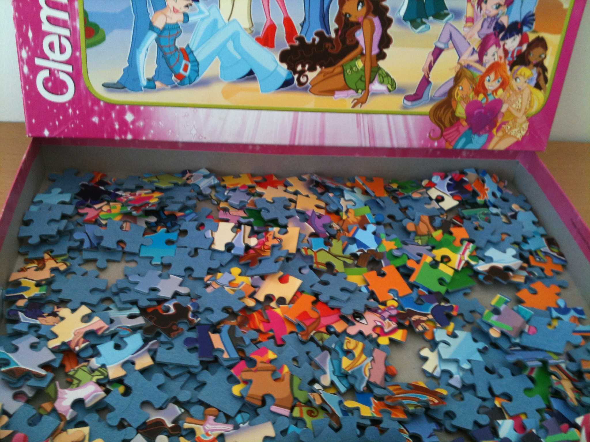 Puzzles: Witch - 250 peças, Winx - 350 peças e Floribela - 100 peças