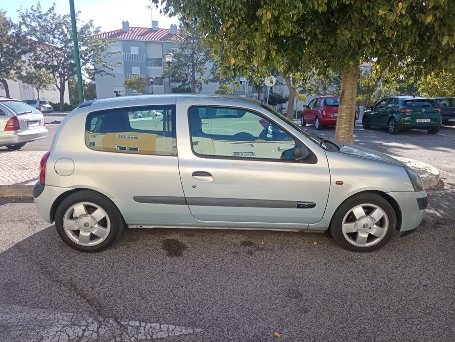 Carro Renault clio