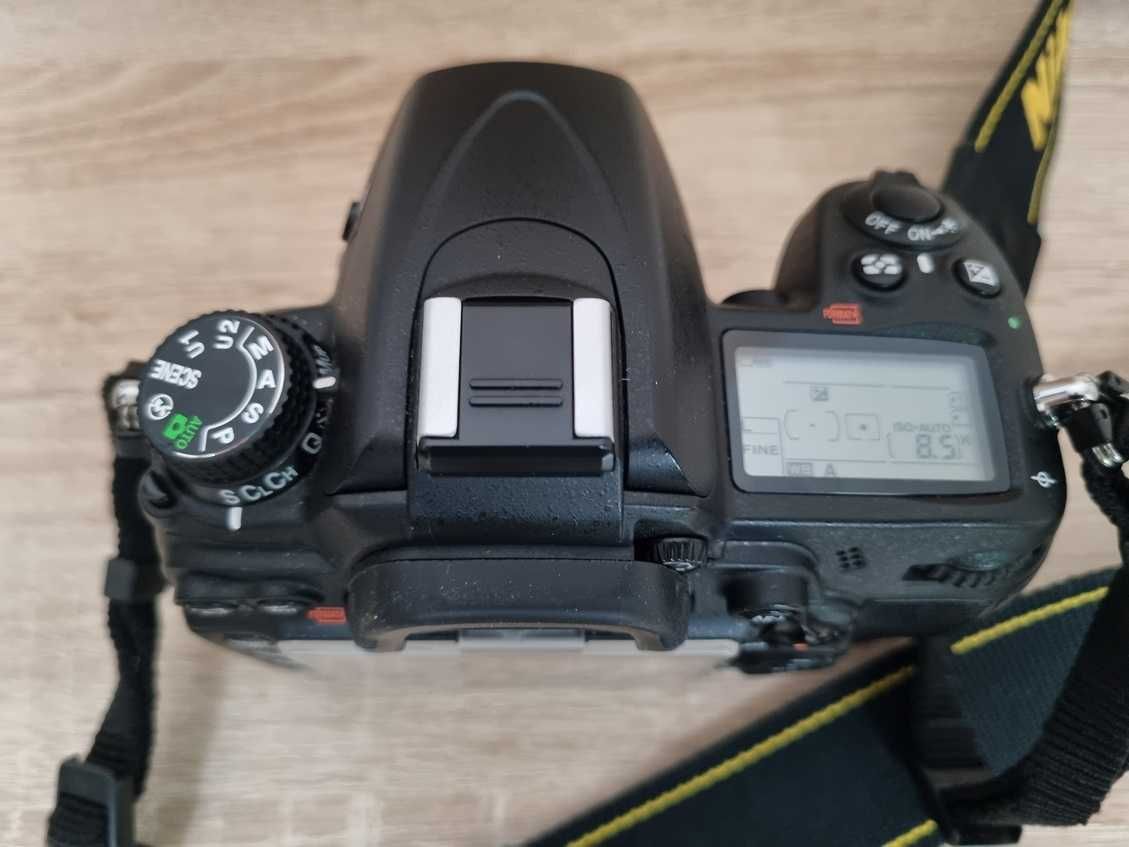 Nikon D7000 body plus dodatki super stan