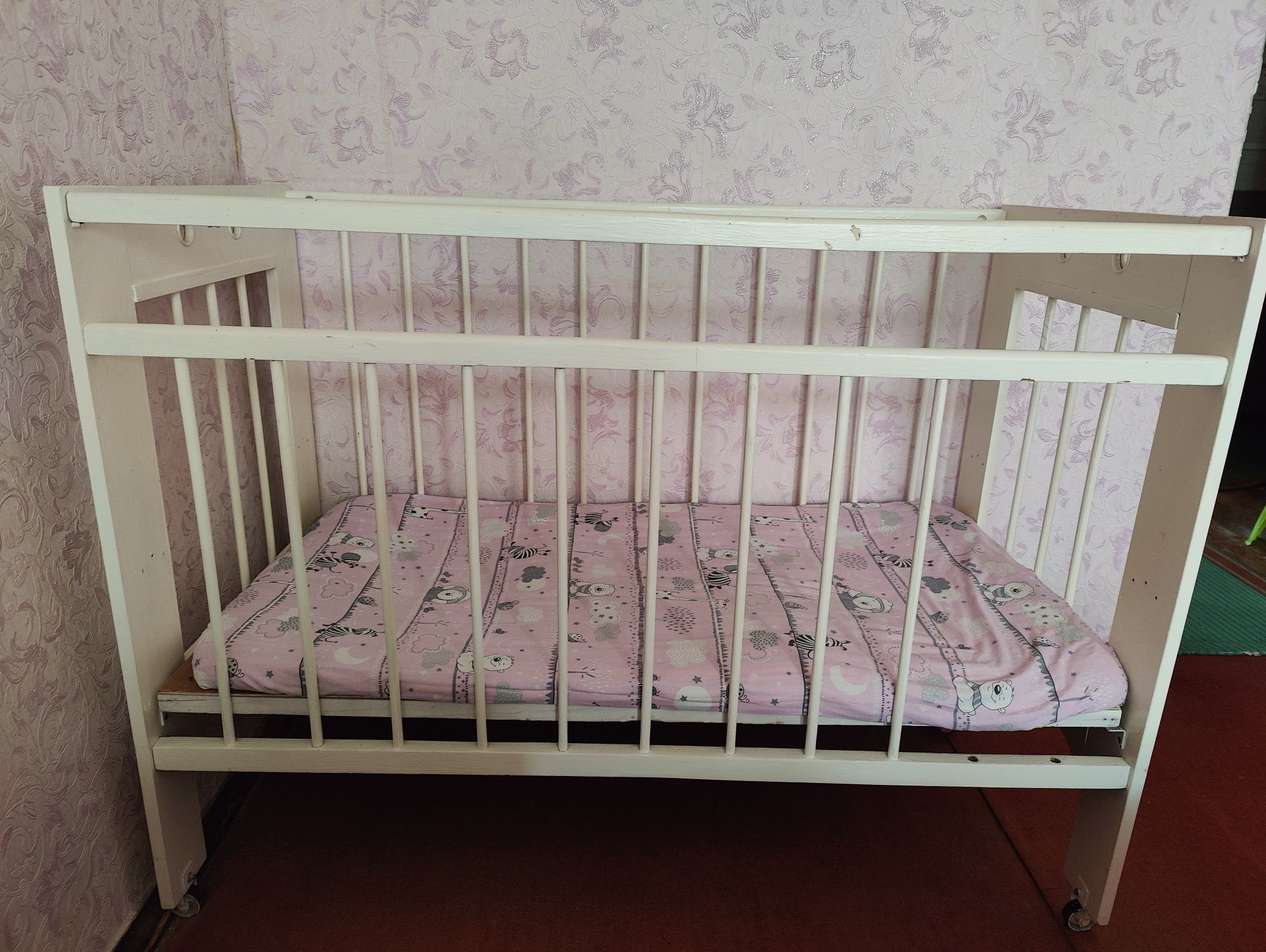 Дитяче ліжко з матрацом