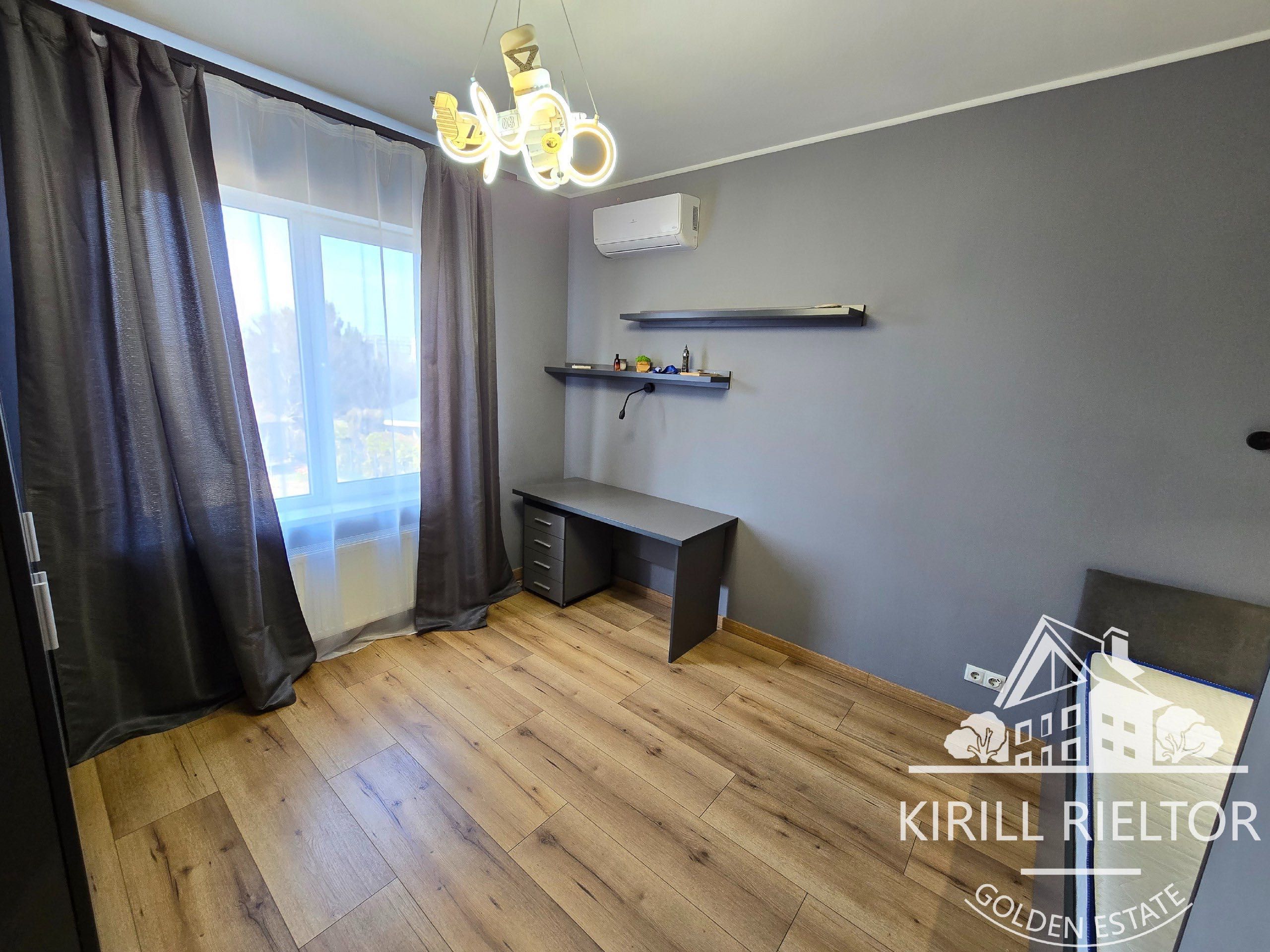 Продается двухэтажный дом с ремонтом в  городке «Золотые Ключи»