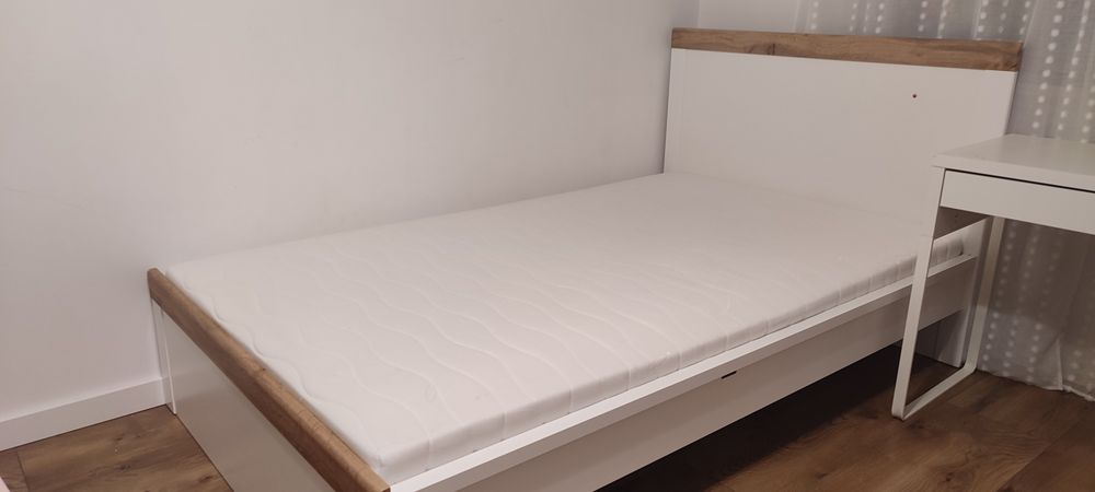 Łóżko 120x200 z materacem i stelażem