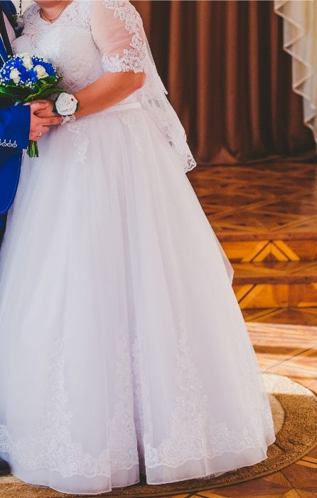 Шикарна весільна сукня для пишної нареченої