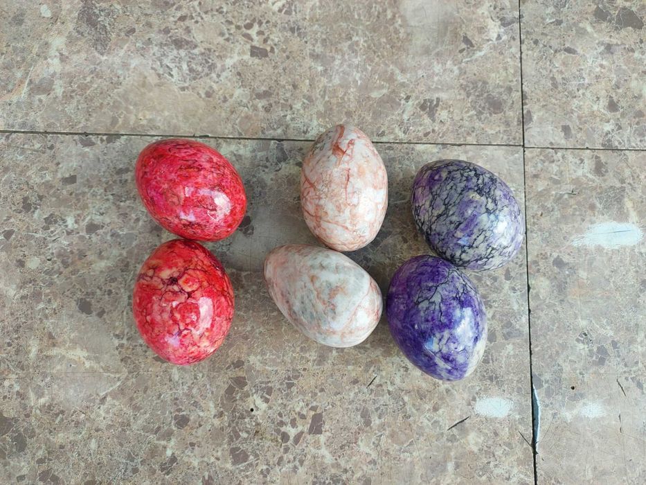Jaja ozdobne naturalny kamień 6szt kolorowe
