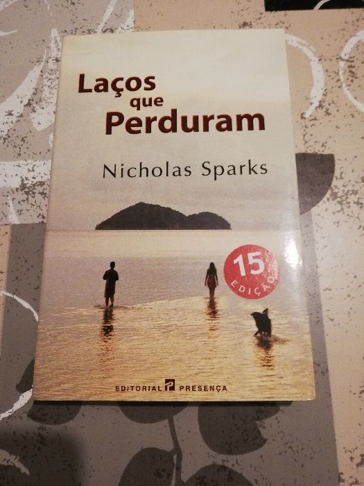Livro "Laços que Perduram" Nicholas Sparks