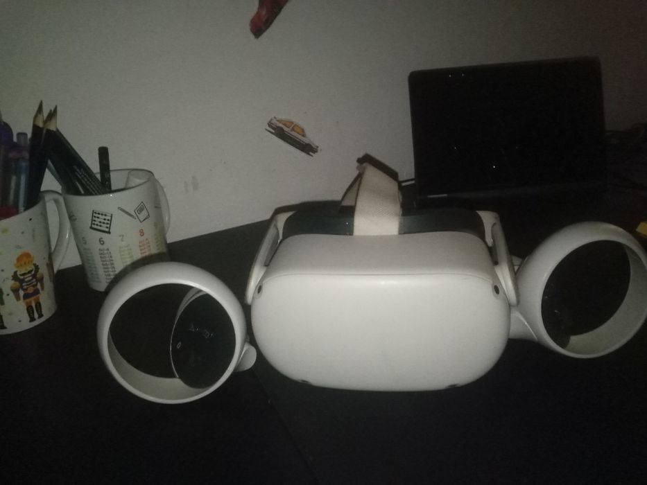 Gogle VR Meta Quest 2 + kontrolery – 100% sprawne, gotowe do grania