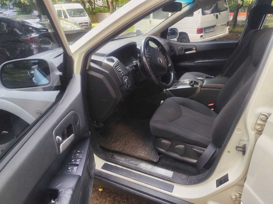 Продаю хороше потужне авто Ssangyong Kyron 2009 року