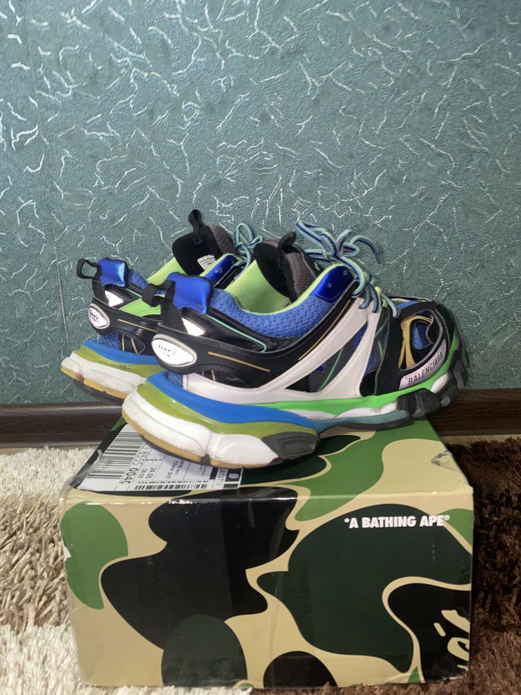 Balenciaga track 1