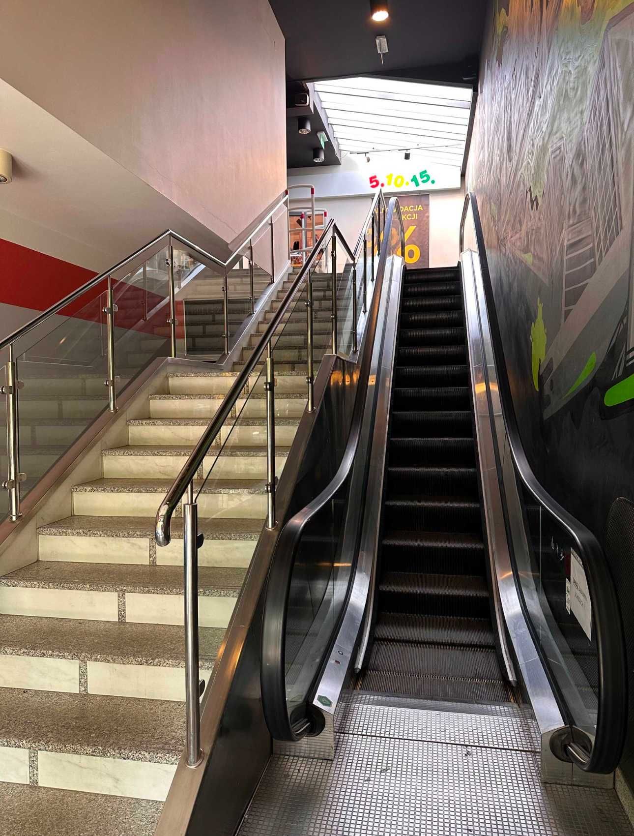 Wynajmę lokal 150m2 w centrum z ruchomymi schodami Pl Zwycięstwa 28