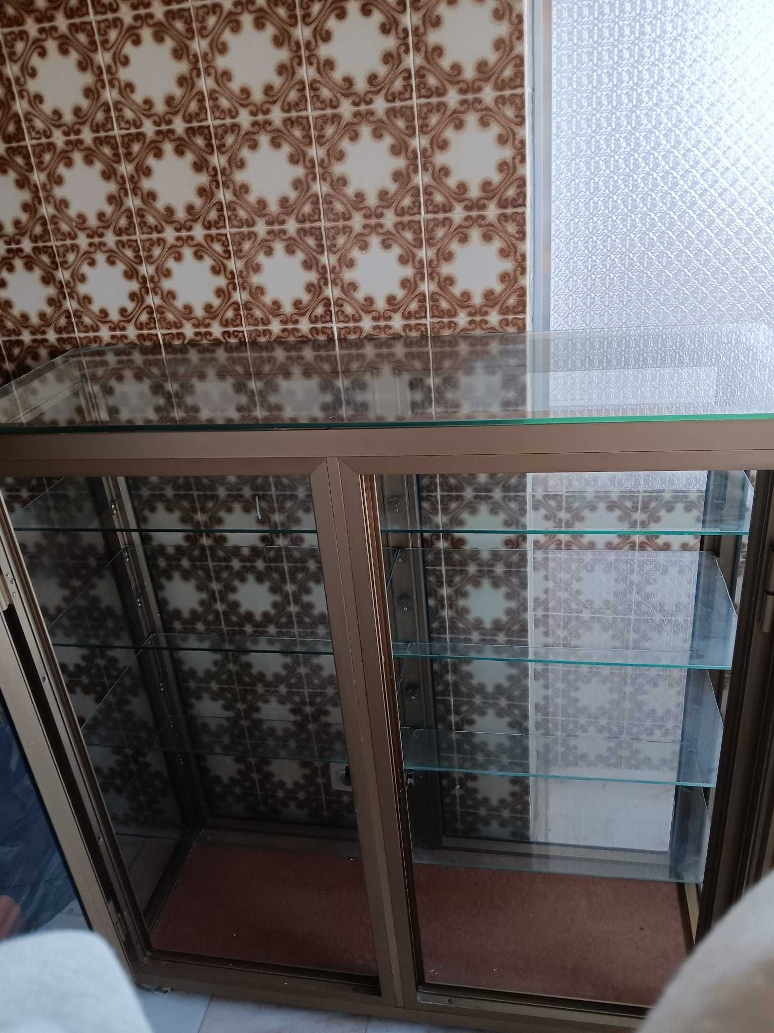 Vitrine em aluminio