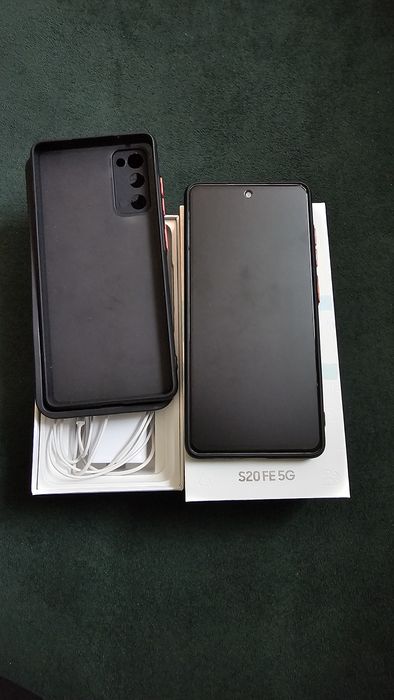 Sprzedam Samsung Galaxy S20 FE 5G – Stan bardzo dobry + Gratisy