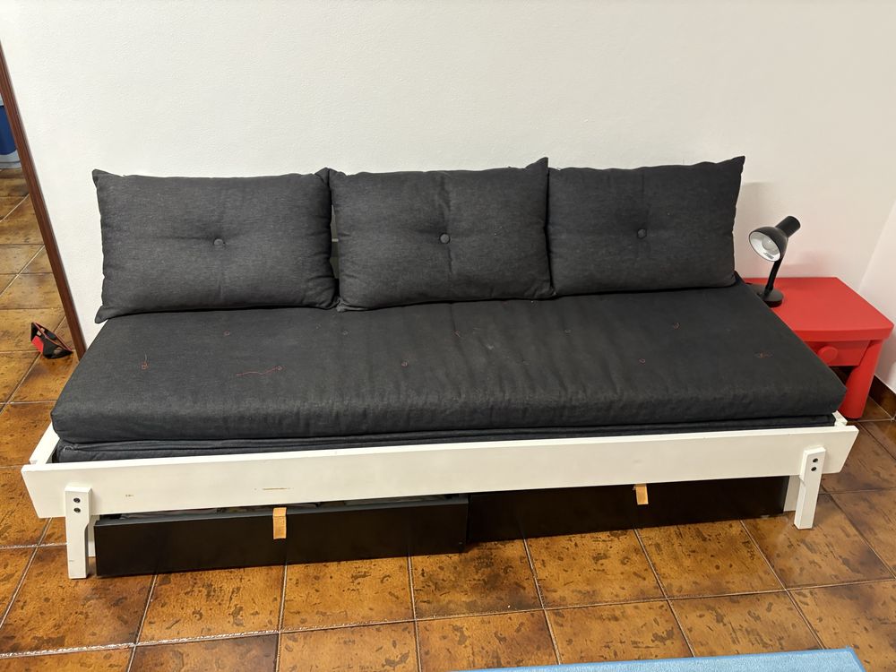 Sofa cama com gavetas