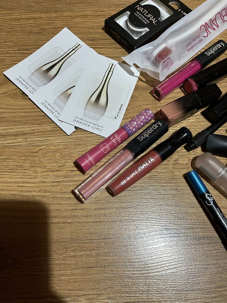 Zestaw kosmetykow douglas superdry primark d&g revlon astor