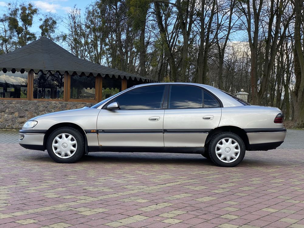 Opel Omega 2.5 (170к.с.)