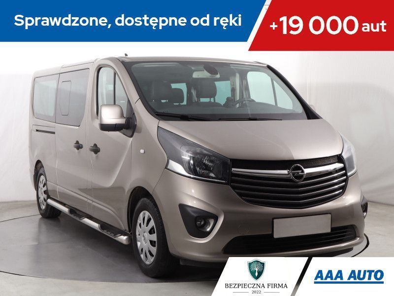 Opel Vivaro 1.6 BiCDTI, L2H1, 9 Miejsc