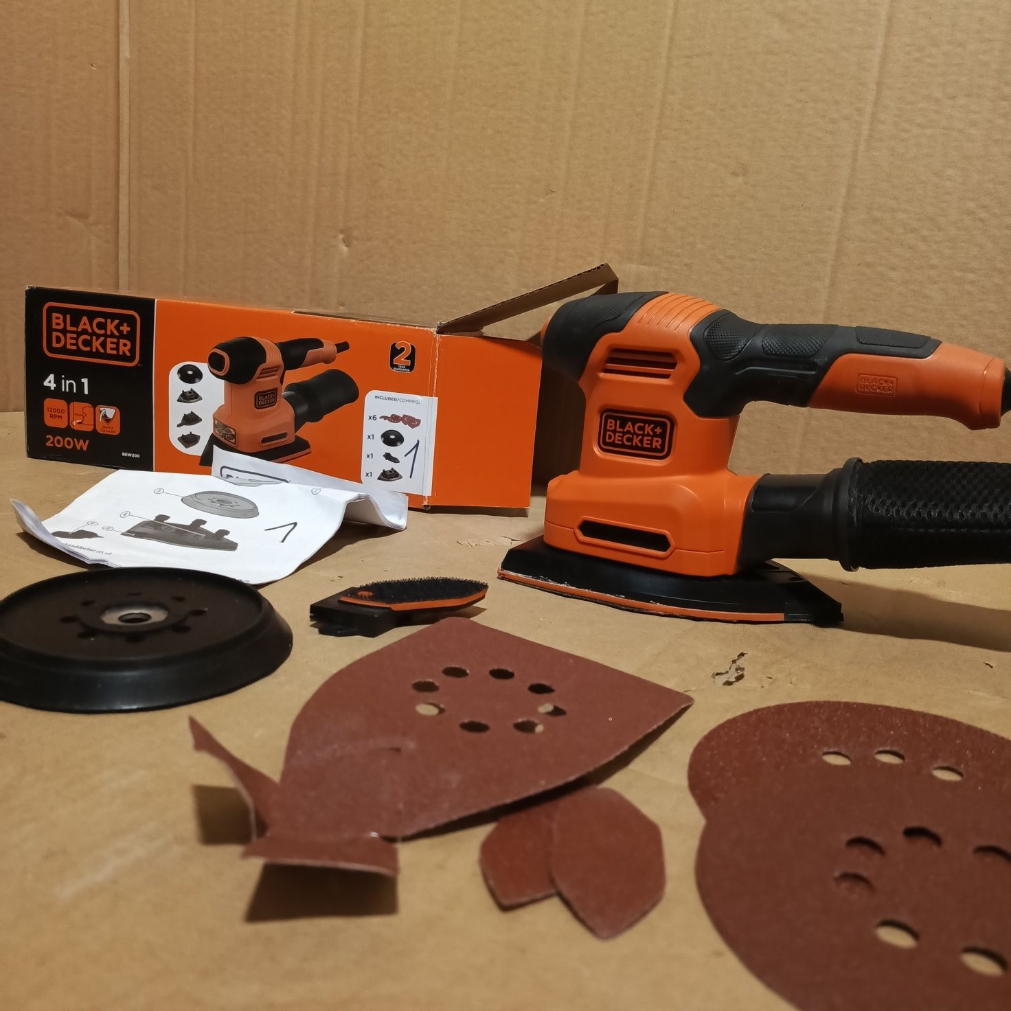 Szlifierka mimośrodowa oscylacyjna delta Black decker bew200