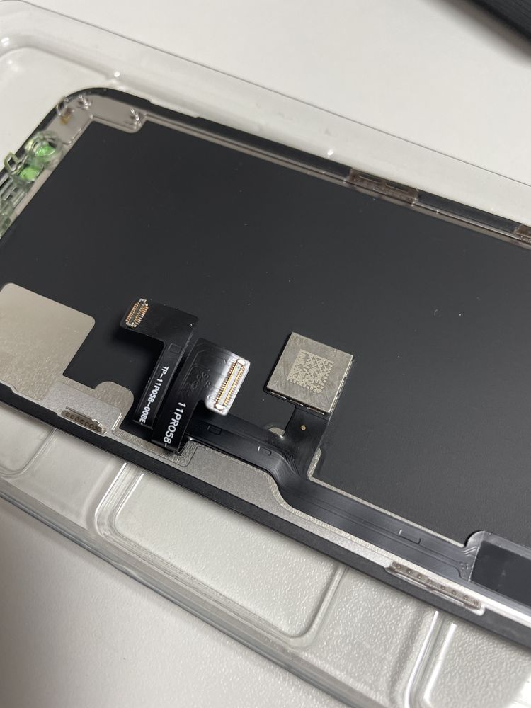 Ekran iphone 11 pro