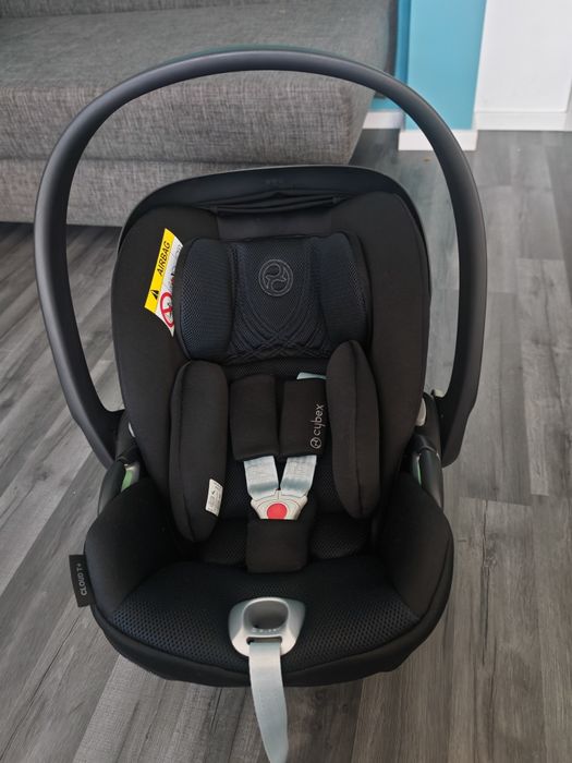 Fotelik Cybex T-size plus wraz z bazą obrotową