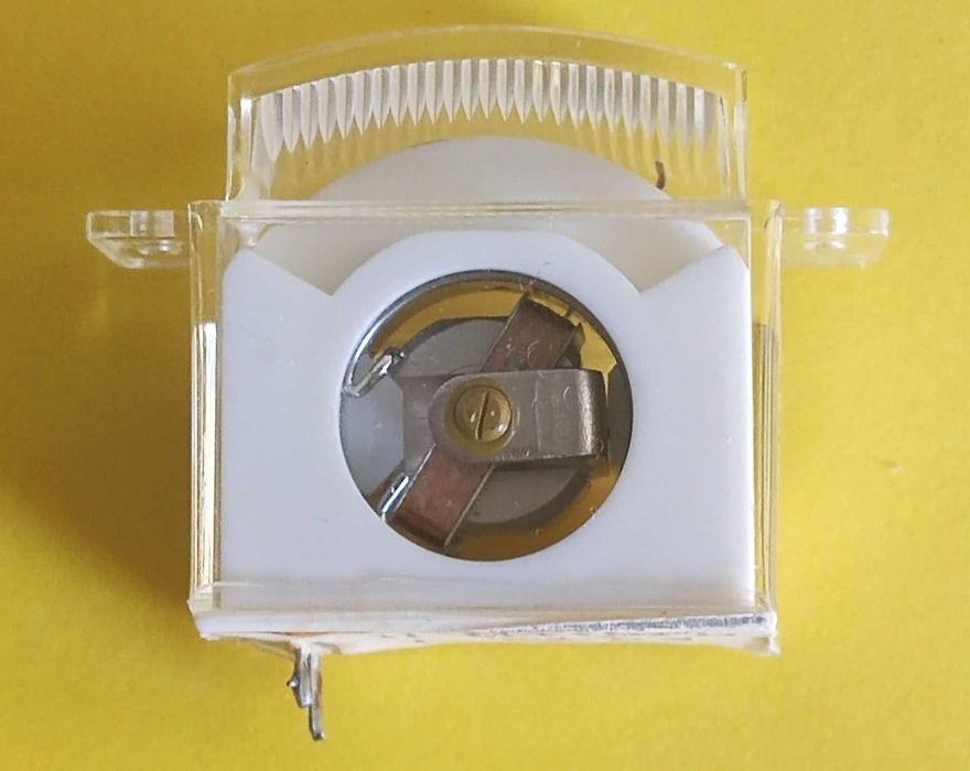 Wskaźnik wysterowania wskazówkowy M476