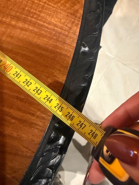 Mesa de jantar em madeira