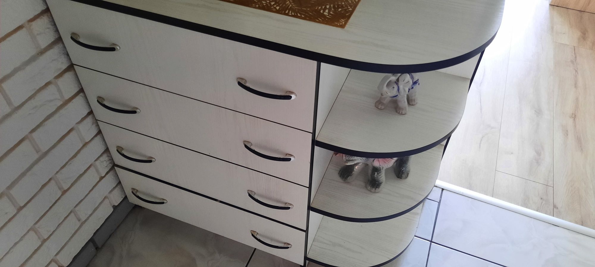 Sprzedam meble białe