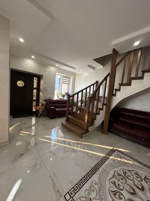 Оренда будинку з дизайнерським ремонтом