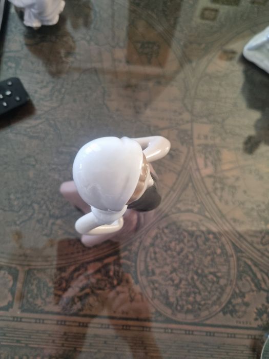 Porcelana Nao LLadro/Hiszpania- figurka dziewczyny