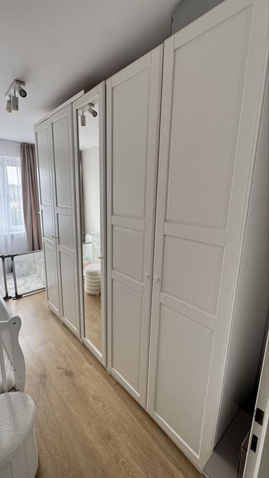 Białe meble PAX IKEA