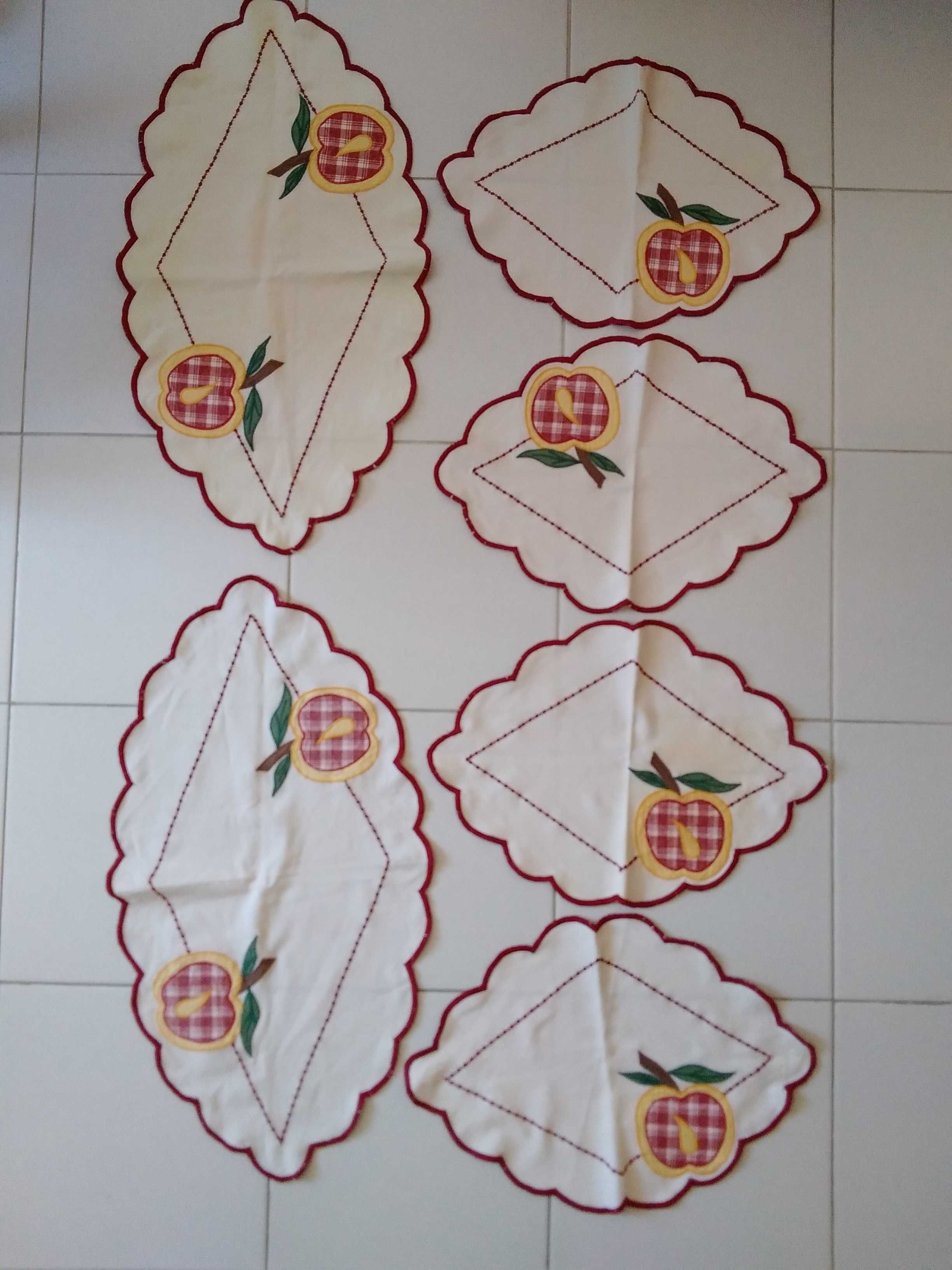 Conjunto 6 naperons cozinha tema Maças