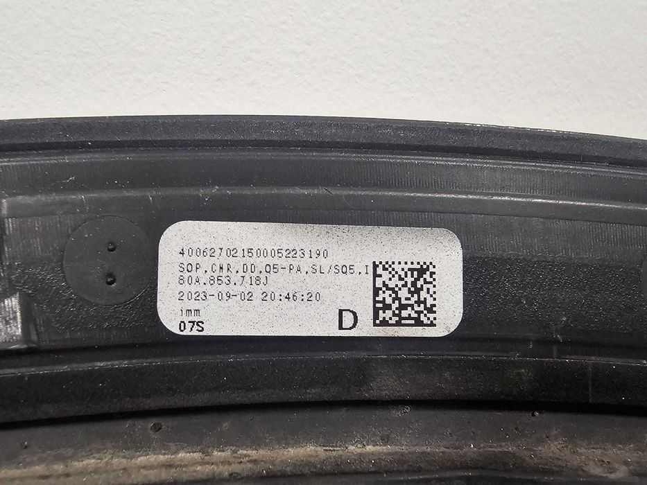 Listwa błotnika Audi q5 80a Prawy przód