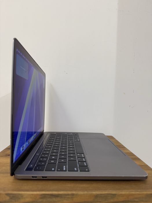 MacBook Pro 13 2019