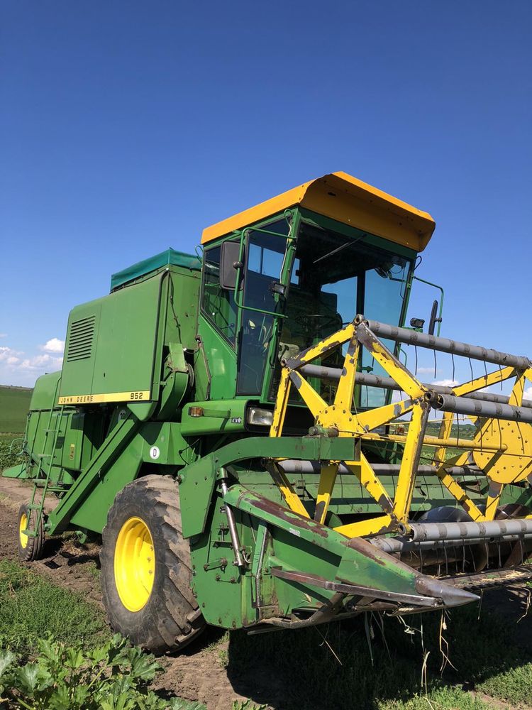 Продам комбайн John Deere 952