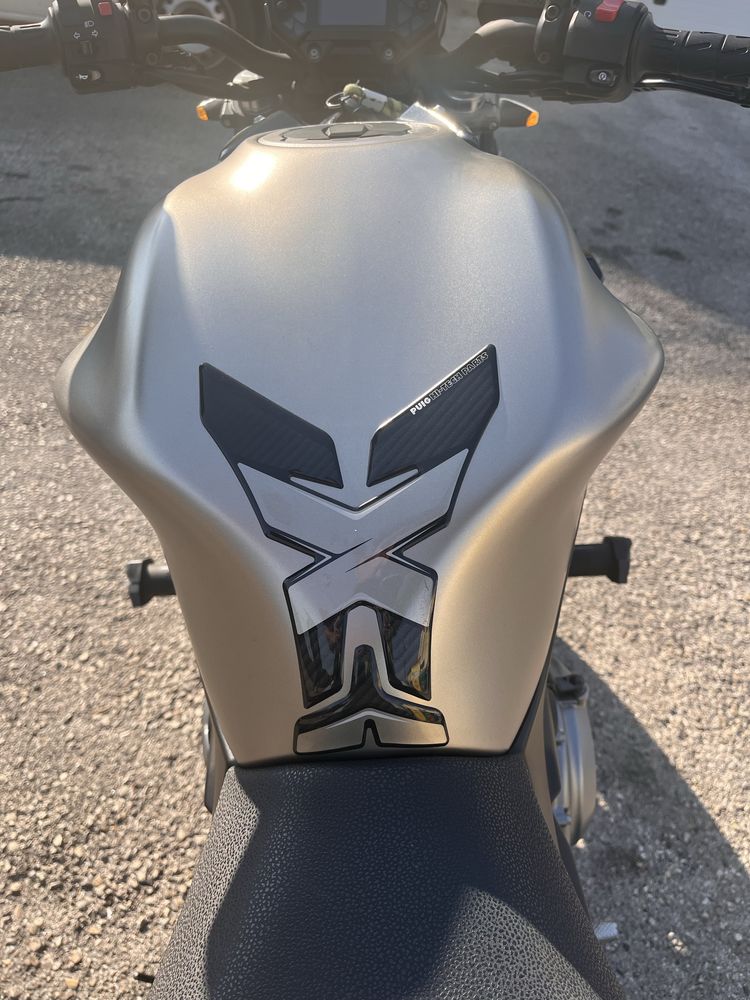 Kawasaki Z650 com apenas 10.500 km
