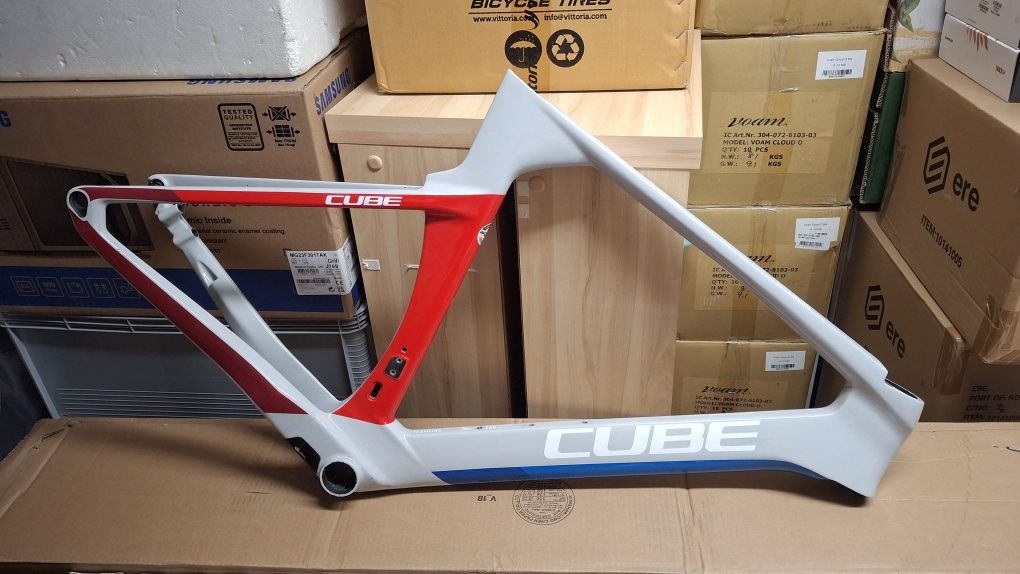 rama CUBE C68 X Litening Race Carbon Teamline !!