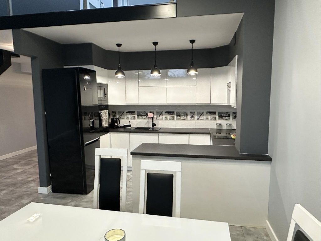 Elegancki dom szeregowy, loft 118 m2