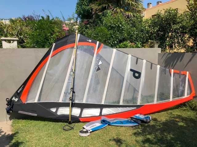 Vela de windsurf slalom race 8.4
