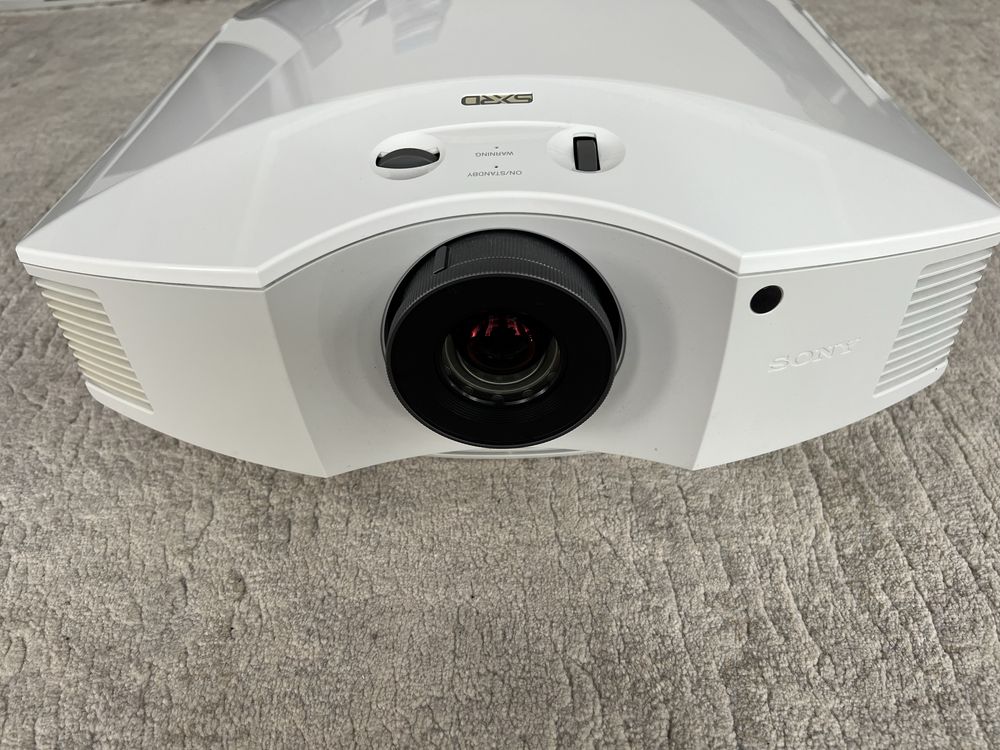 Проектор Sony VPL-HW65ES. С диафрагмой! Топовый Full HD и 3D. Торг