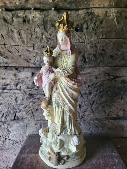 Stara figurka Maryja Królowa Matka Boża Zwycięska