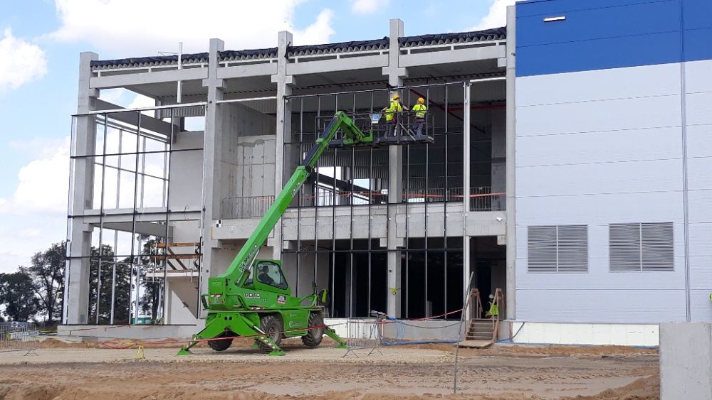 wynajem ładowarek teleskopowych Merlo JCB ładowarki Manitou obrotowe..