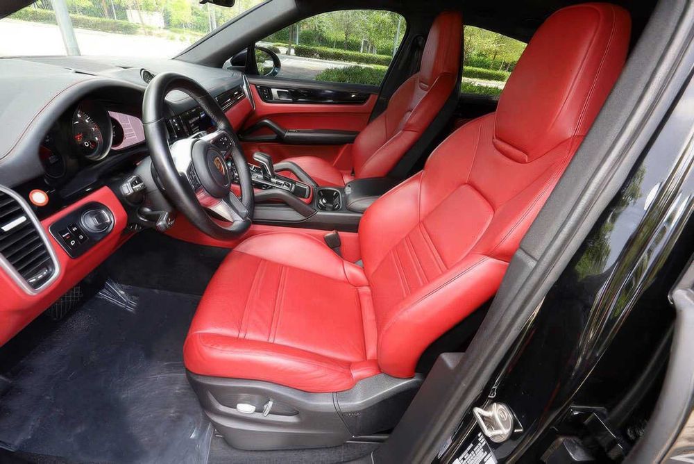 Porsche Cayenne Coupe      2021